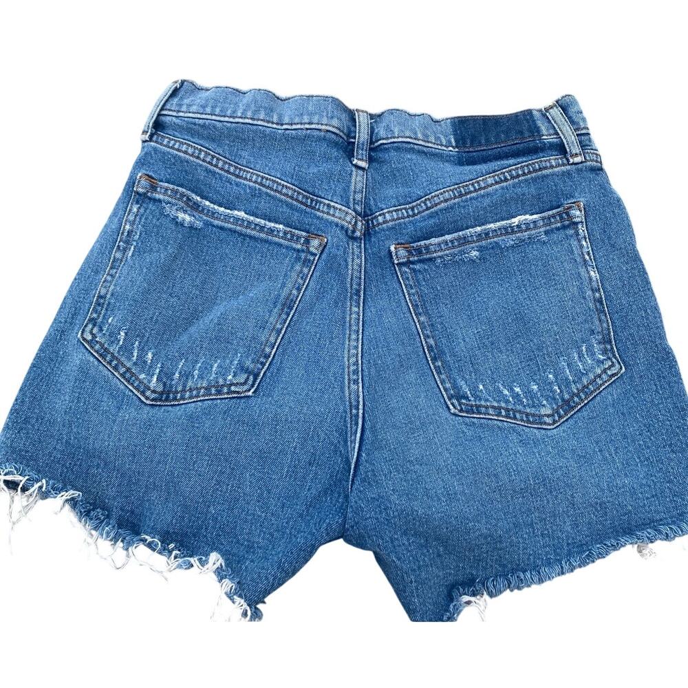 Abercrombie and Fitch The 4" Mom Short High Rise - Size 28/6 - Picture 3 of 7